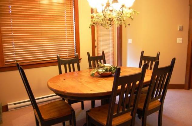 Stonebridge Lodge Big White Ski Resort Room photo