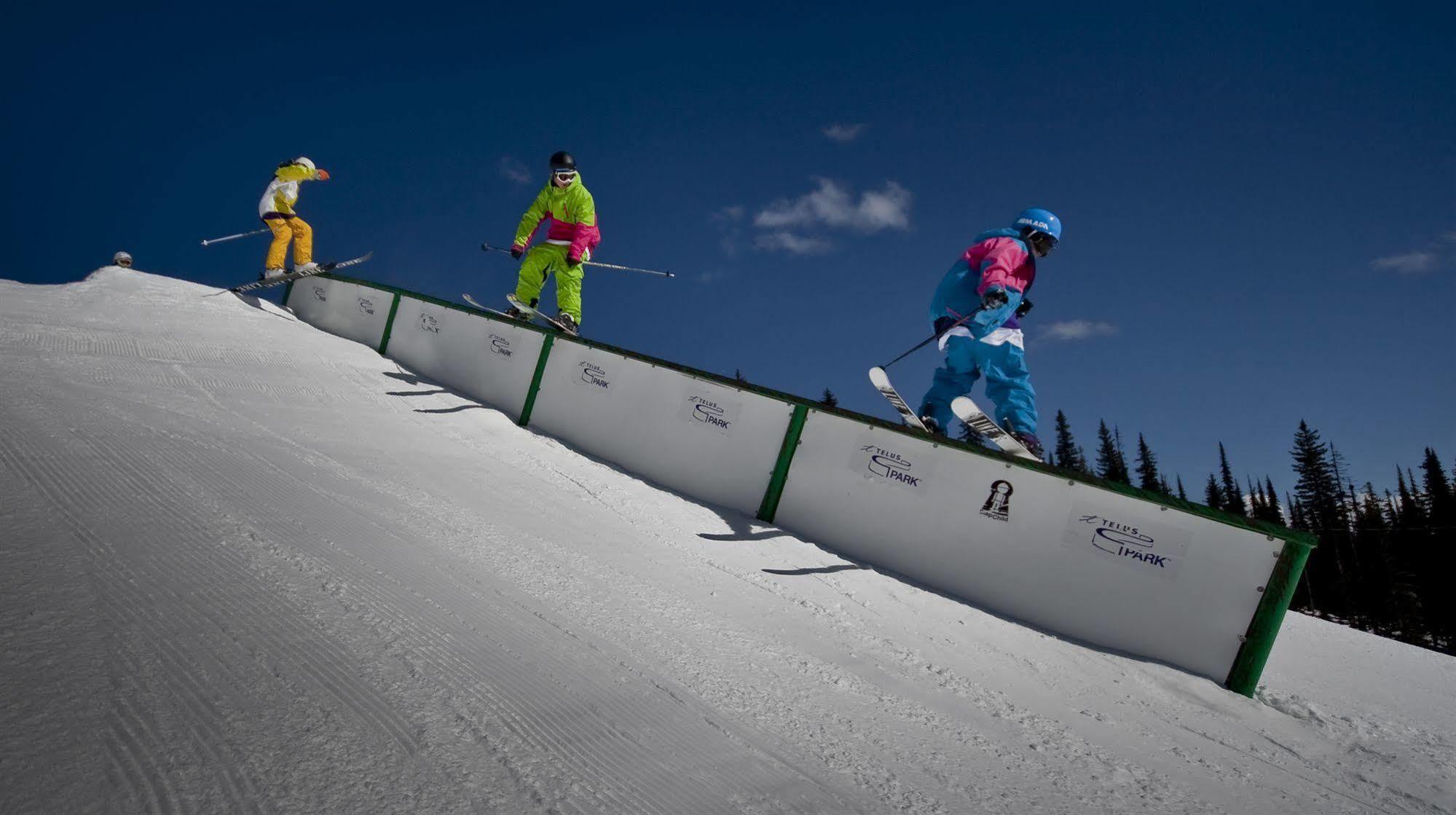 Stonebridge Lodge Big White Ski Resort Exterior photo
